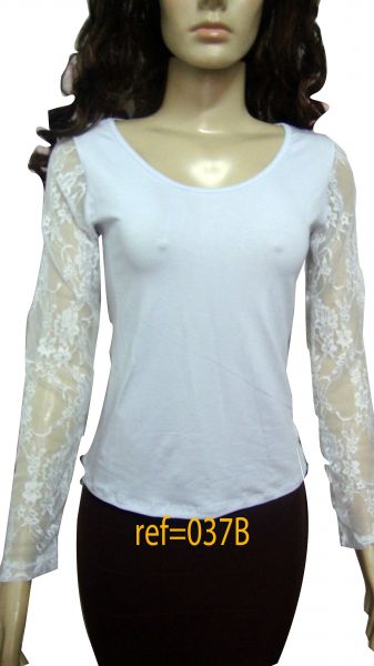 Blusa  com mangas de renda